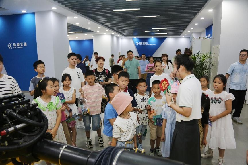 三亿官方网站,三亿sanyi(中国)第三届家属开放日活动圆满举行
